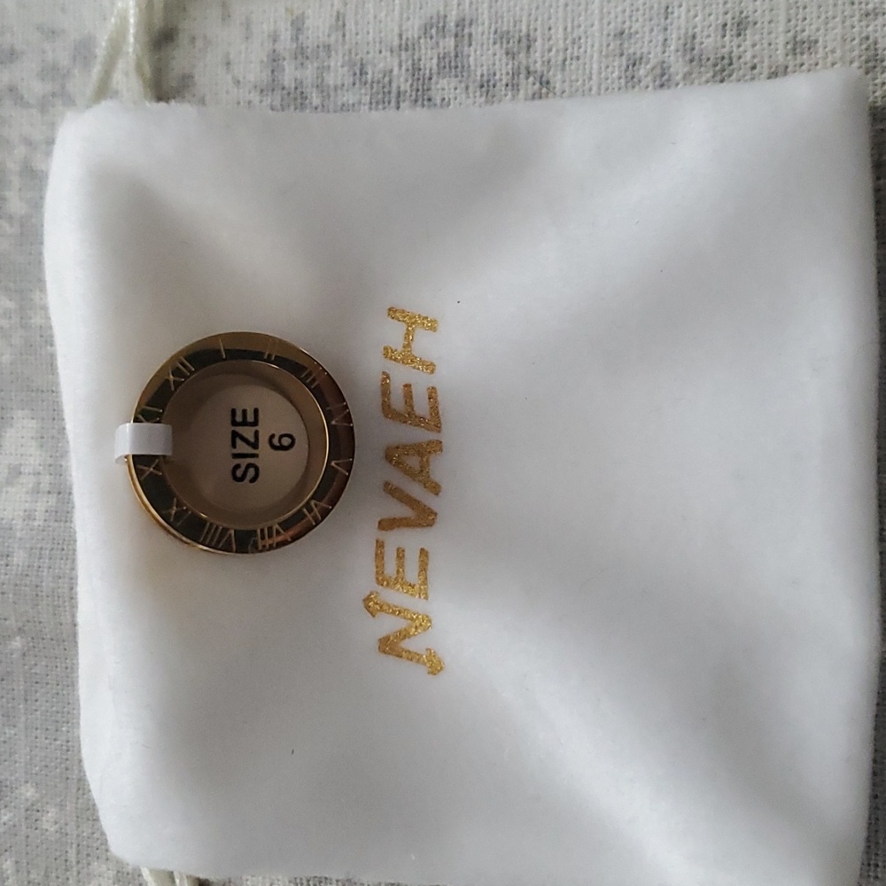 Ring - Picture 3 of 4